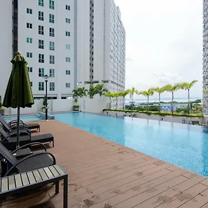 Straits Garden Suites, Malesia
